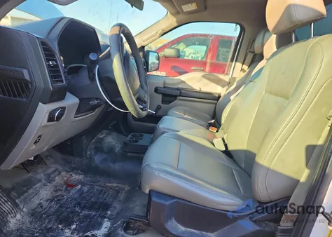 2017 Ford F150 z USA, uszkodzony, nr VIN 1FTMF1C8XHKC89881